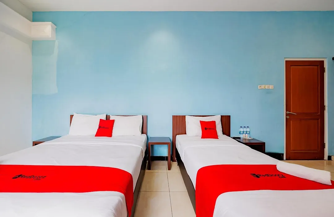Urbanview Hotel Artama Simpang Lima-1