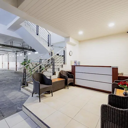 Urbanview Hotel Artama Simpang Lima-3